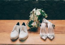 Chaussures blanches pour homme : élégance au mariage